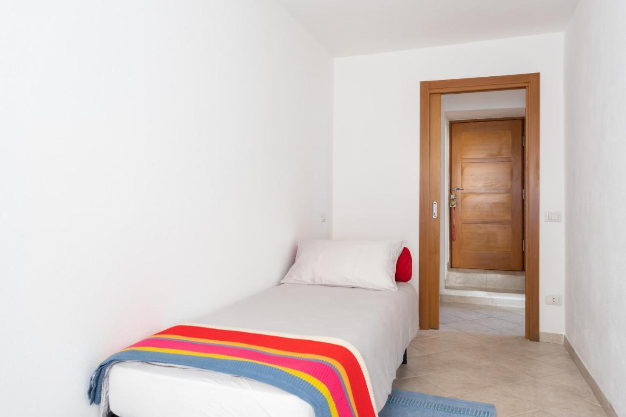 Spacious 3-Bedroom Apartment With Courtyard In Tempio Pausania - Perfect For Families Buitenkant foto