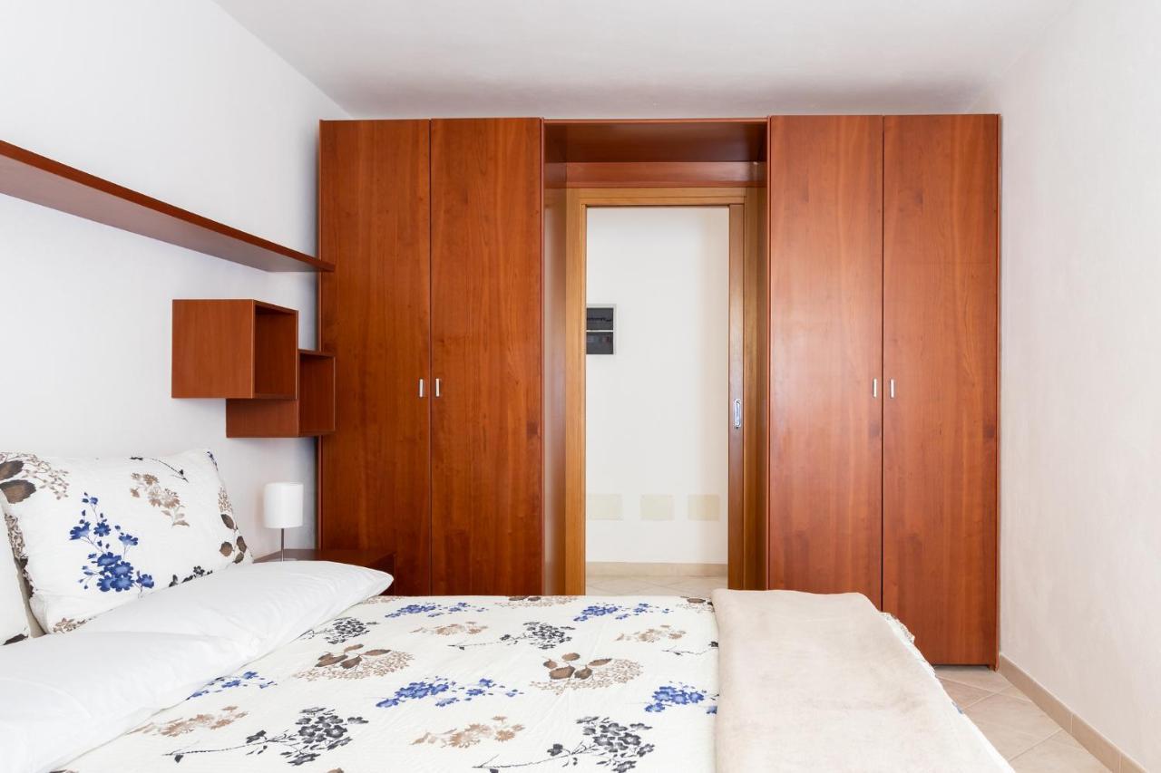 Spacious 3-Bedroom Apartment With Courtyard In Tempio Pausania - Perfect For Families Buitenkant foto